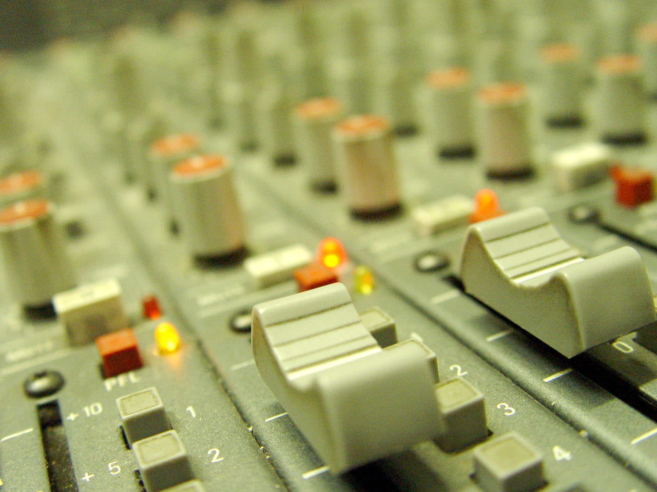 Audio Mixer